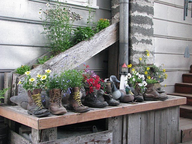 33 Quintessentially Quirky Garden Ideas that will Amaze you